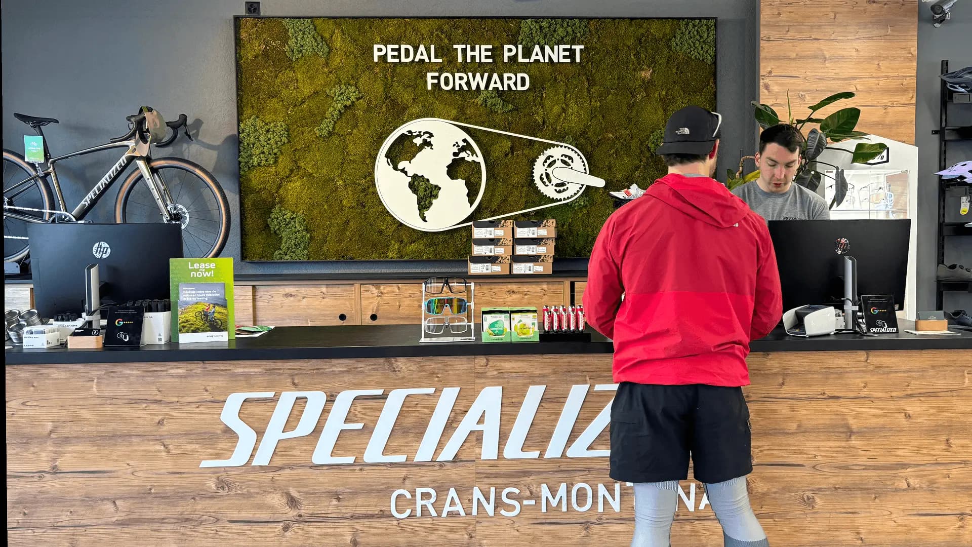 Team Specialized sui sentieri di Crans-Montana